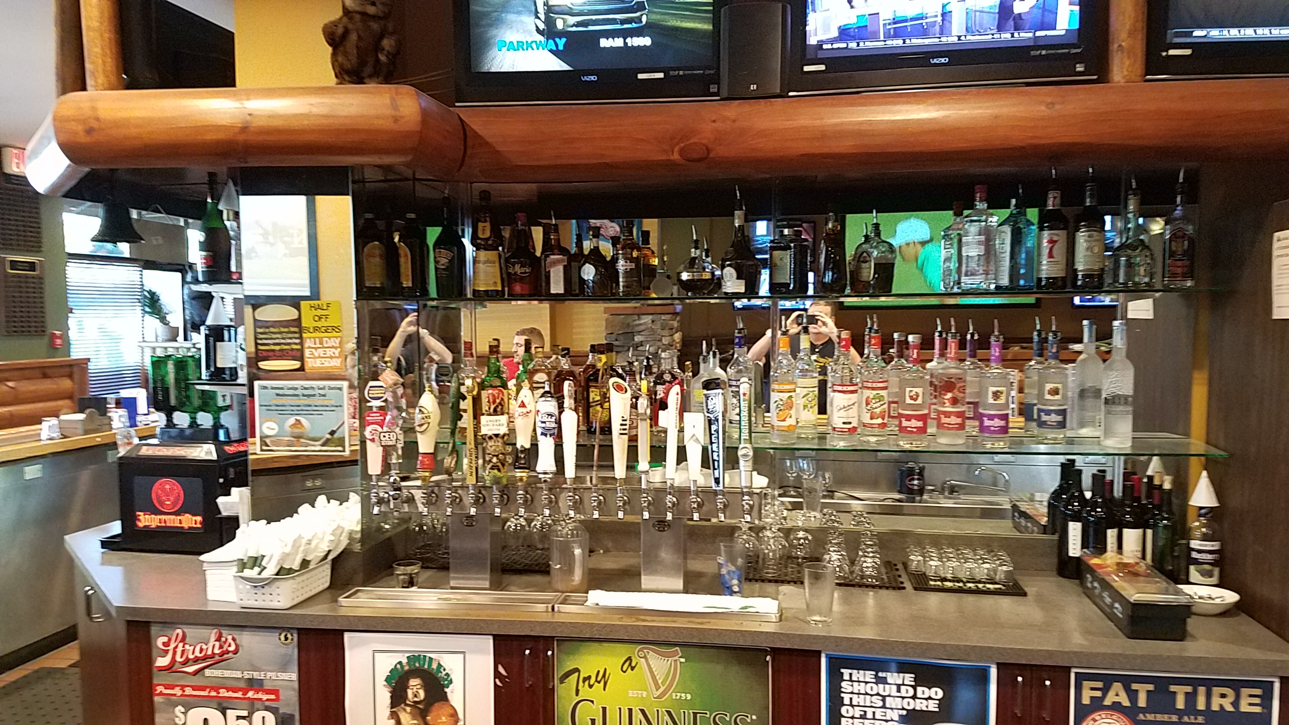 The Lodge Grill & Bar, Keego Harbor, MI Bob's Beer Blog